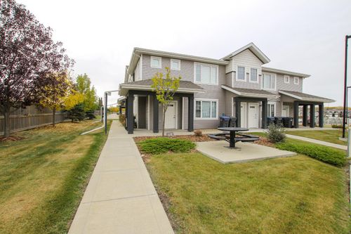 102-43 Reid Crt, Sylvan Lake, AB, T4S0L9 | Card Image