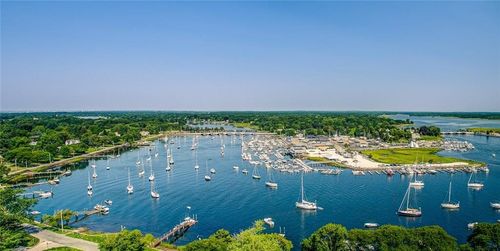 11 Mathewson Rd, Barrington, RI, 02806-4414 | Card Image
