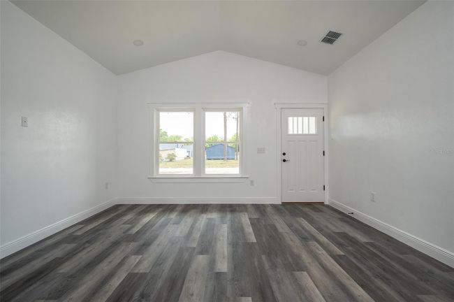 5670 Ne 140 Th Ct, House other with 3 bedrooms, 2 bathrooms and null parking in WILLISTON FL | Image 6
