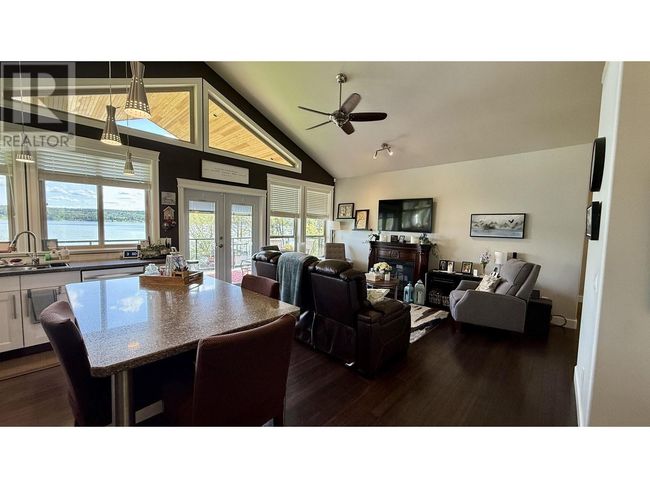 4828 Hamilton Rd, House other with 3 bedrooms, 3 bathrooms and null parking in Lac La Hache BC | Image 5