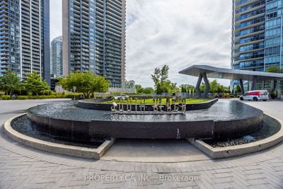 2102 - 88 Park Lawn Rd, Condo with 1 bedrooms, 1 bathrooms and 1 parking in Etobicoke ON | Image 3