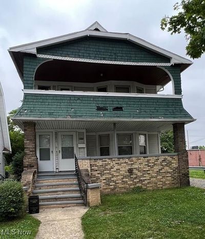 View of front facade with a porch | Image 1