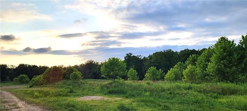 2 Hidden Ridge Road, North Royalton, OH, 44133 | Card Image