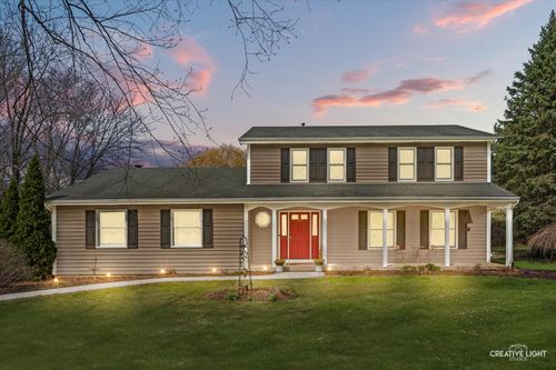 7N002 Glenview Dr, St. Charles, IL, 60175-6812 | Card Image