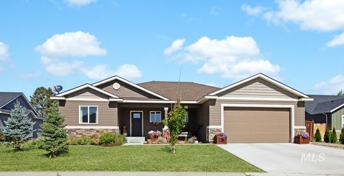 105 Greenfield Way, Carey, ID, 83320-5032 | Card Image