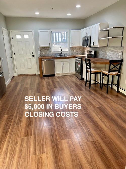 apt-2-131 Stewart St, Fall River, MA, 02720-3930 | Card Image