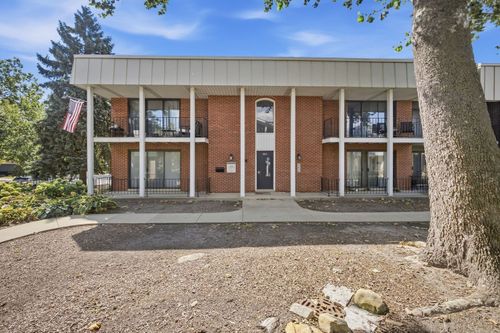 4d-9812 S Karlov Ave, Oak Lawn, IL, 60453-3456 | Card Image