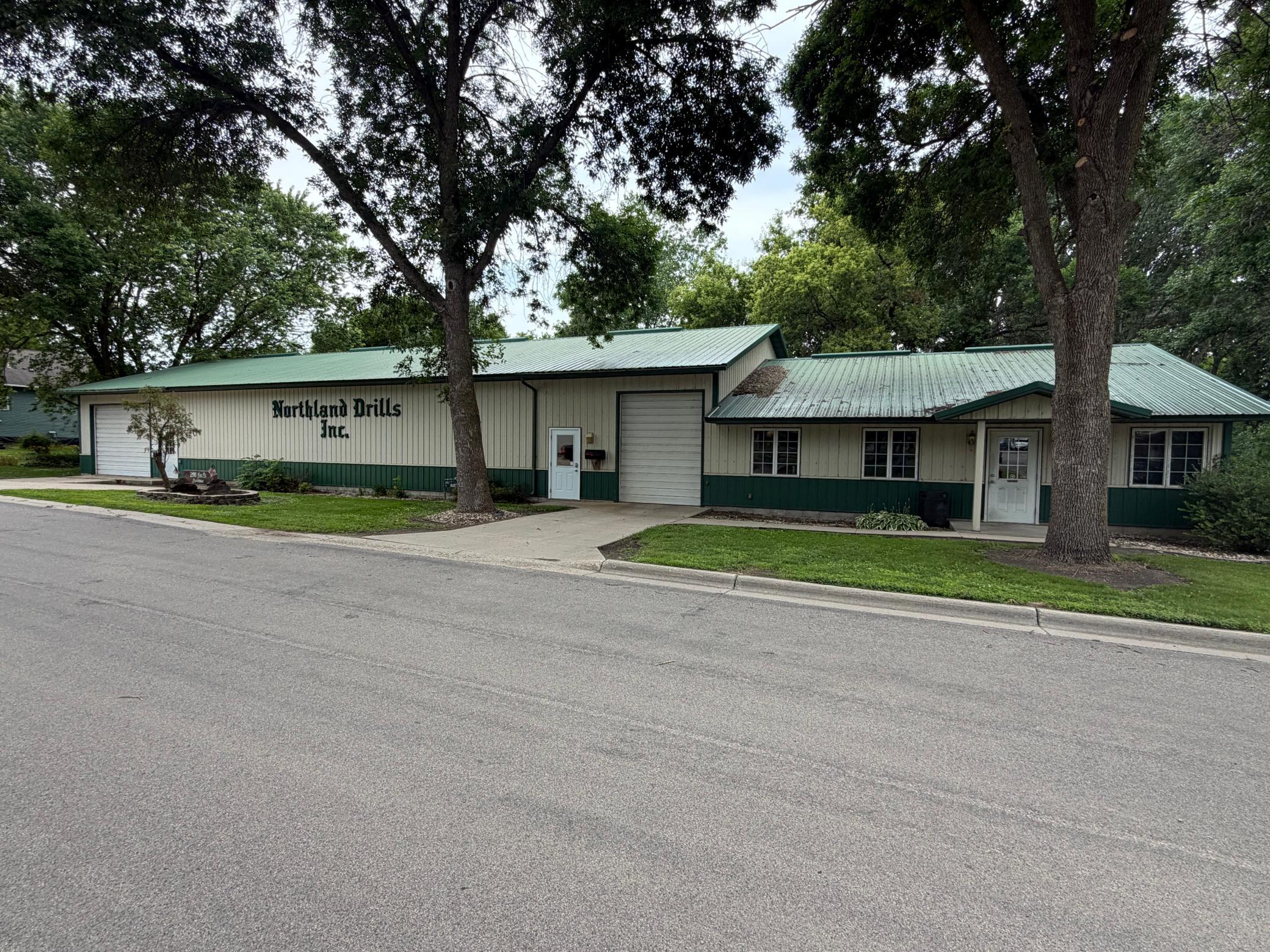 200 North Ave W, Grove City, MN 56243