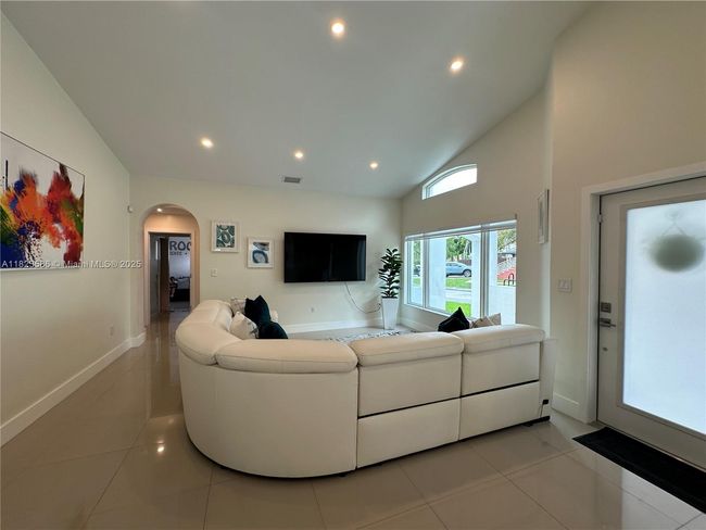 5020 Sw 154 Th Ave, House other with 4 bedrooms, 2 bathrooms and null parking in Miami FL | Image 9