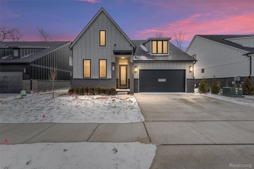 66 South Trail Court, Troy, MI, 48083 | Card Image