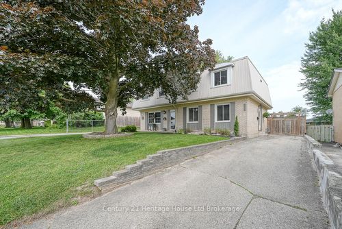 1003 B Nesbitt Cres, Woodstock, ON, N4S7N9 | Card Image