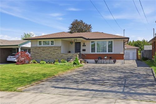 168 Nugent Dr, Hamilton, ON, L8H2N4 | Card Image