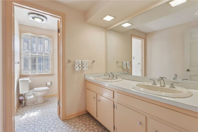 Hall Bath, 2 sink vanity | Image 27