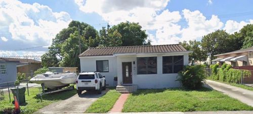 52 E 50th Pl, Hialeah, FL, 33013-1445 | Card Image