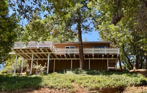 515 Mc Comber Dr, Springville, CA, 93265-9415 | Card Image