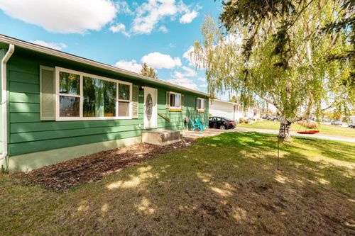 447 9 St W, Cardston, AB, T0K0K0 | Card Image