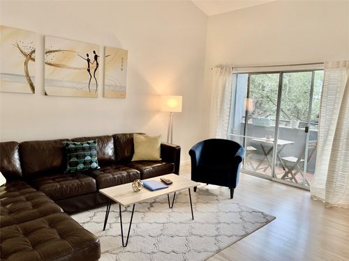 apt-307-700 S 1st St, Austin, TX, 78704-1655 | Card Image