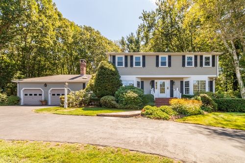 14 Onondaga Ln, Medfield, MA, 02052-2925 | Card Image