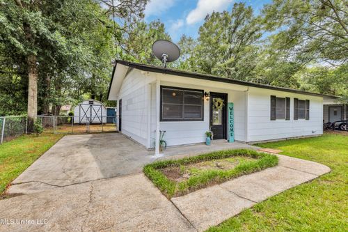 229 Linda Dr, Ocean Springs, MS, 39564-4113 | Card Image