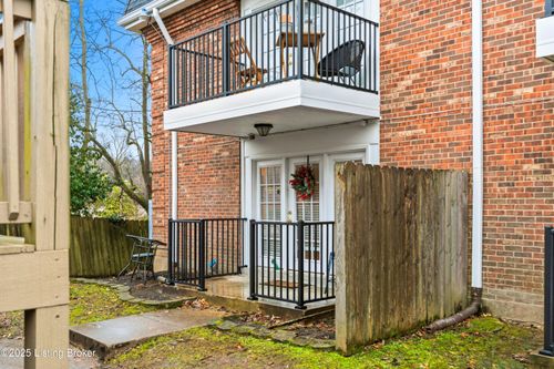 apt-c7-333 E 4th St, Frankfort, KY, 40601-2964 | Card Image