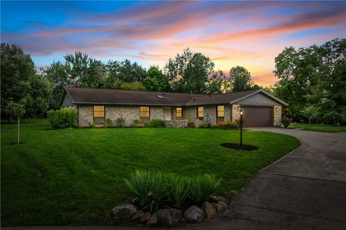 8695 Hide A Way Ln, Washingtn Twp, OH, 45458-2740 | Card Image