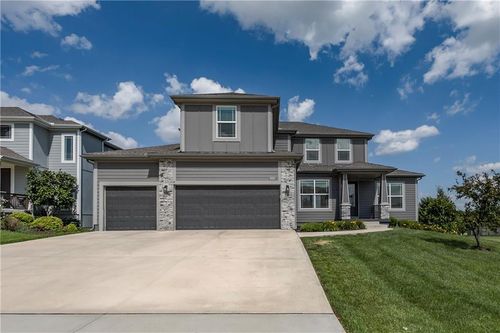 16951 S Hunter St, Olathe, KS, 66062-2752 | Card Image
