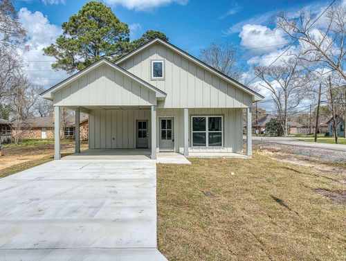 200 Gilbert St, Sour Lake, TX, 77659-2844 | Card Image