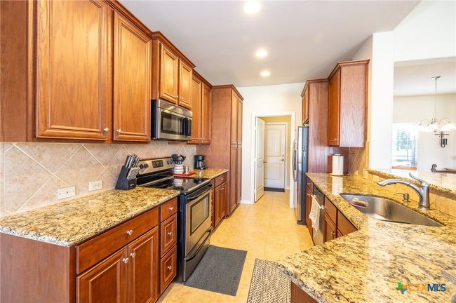2502 Alamo St, House other with 3 bedrooms, 2 bathrooms and null parking in Gonzales TX | Image 8