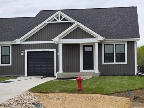 N162W21814 Poppy Rd, JACKSON, WI, 53037-1219 | Card Image