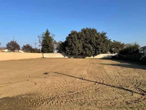 2650 N Kayenta St, Visalia, CA, 93291-8081 | Card Image