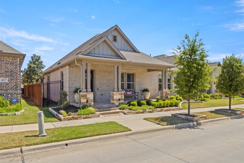 4825 Beaver Creek Dr, Arlington, TX, 76005-1319 | Card Image