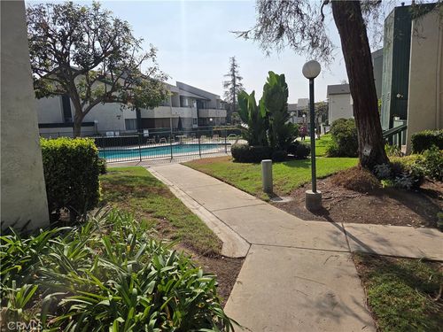 w106-15213 Santa Gertrudes Ave, La Mirada, CA, 90638 | Card Image