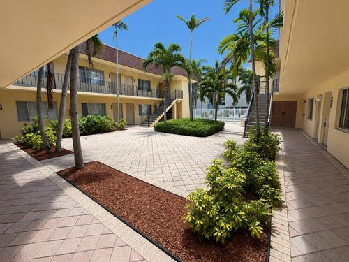 111-515 S Sequoia Dr, West Palm Beach, FL, 33409-3669 | Card Image