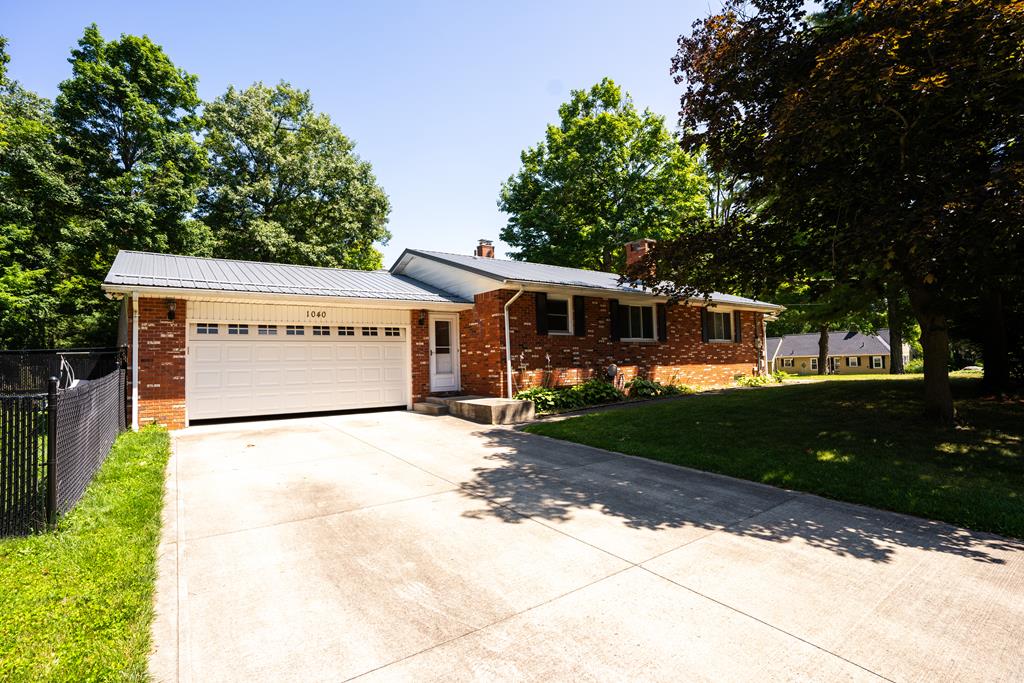 Woodland Rd, Mansfield, OH 44907
