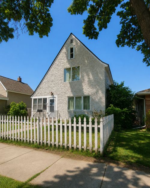 412 4th Ave S, South Saint Paul, MN, 55075-2618 | Card Image