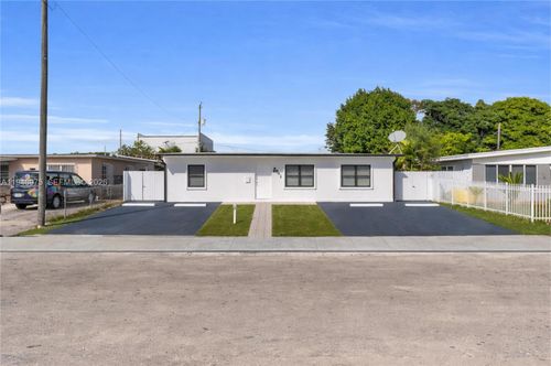 841 E 15th Pl, Hialeah, FL, 33010-3343 | Card Image