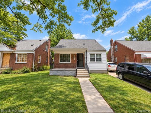 15211 Park Grove St, Detroit, MI, 48205-3042 | Card Image