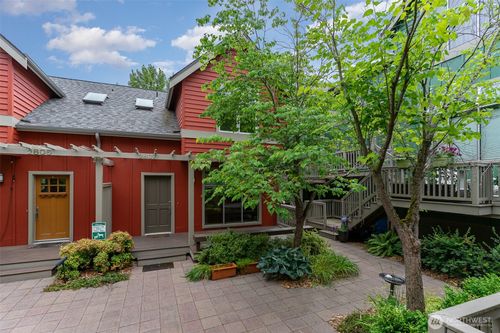 2807 24th Ave S, Seattle, WA, 98144-5313 | Card Image