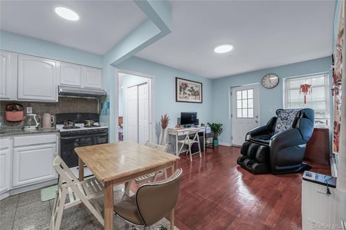 3k-35 Leavitt St, Flushing, NY, 11354 | Card Image