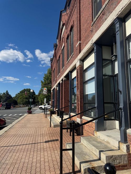 12 Main St, Newport, NH, 03773-1515 | Card Image