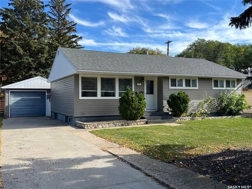 2301 William Avenue, Saskatoon, SK, S7J1A7 | Card Image