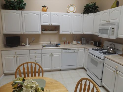 903 Scenic Ln, Poughkeepsie, NY, 12603-6976 | Card Image