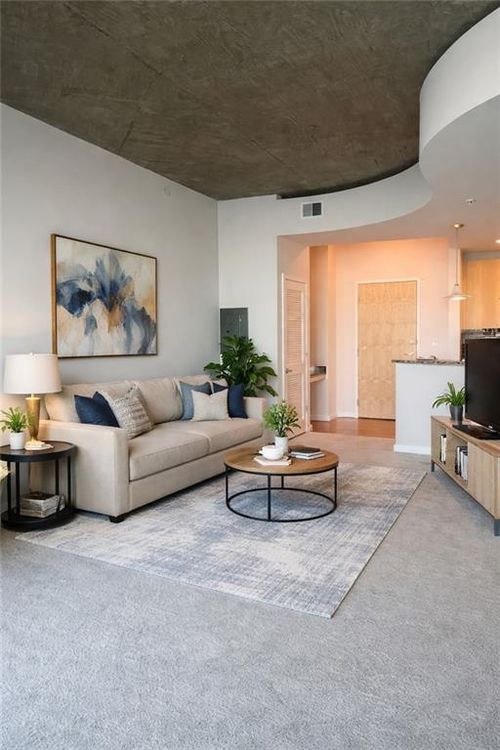 unit-715-400 W Peachtree St Nw, Atlanta, GA, 30308-3545 | Card Image