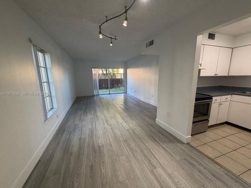 apt-105-5102 Nw 79th Ave, Doral, FL, 33166-4719 | Card Image