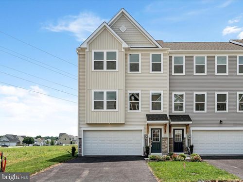 17 Lyriq Ct, INWOOD, WV, 25428-1389 | Card Image