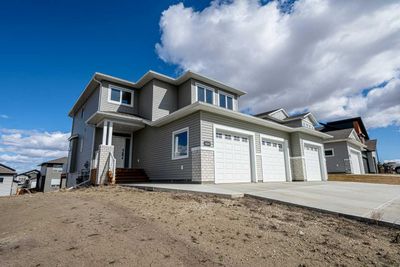 10608 150 Ave, House detached with 3 bedrooms, 2 bathrooms and 6 parking in Grande Prairie AB | Image 2