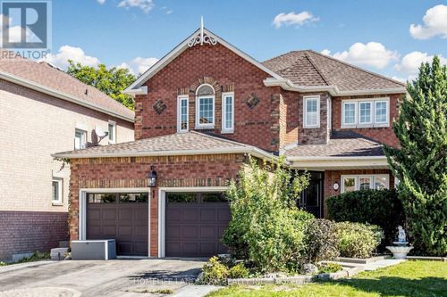 1 Trent Street, Aurora (Bayview Wellington), ON, L4G7E7 | Card Image