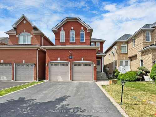 18 Sapphire Dr, Richmond Hill, ON, L4S2E4 | Card Image