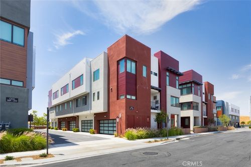 285 Lodestar, Tustin, CA, 92780 | Card Image