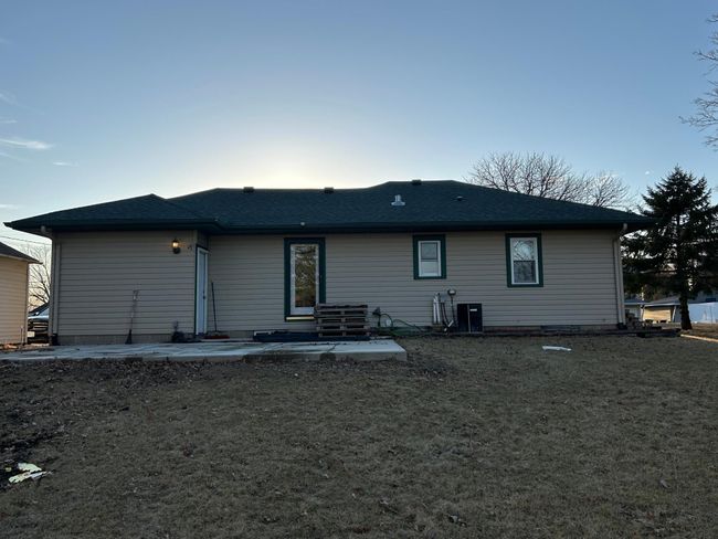 REAR | Image 8
